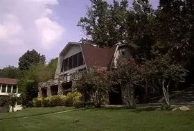 Photograph of Next Door Lake House, Muscle Shoals