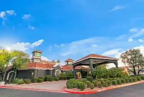Photograph of La Quinta Inn & Suites, Scottsdale