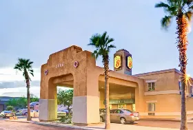 Photograph of Super 8, Casa Grande