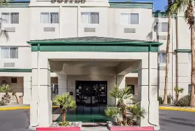 Photograph of Comfort Suites,