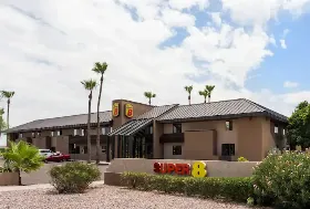 Photograph of Super 8, Chandler