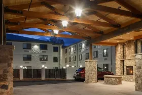Photograph of Red Feather Lodge, Grand Canyon