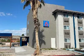 Photograph of Motel 6, Bullhead City