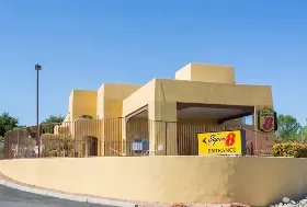 Photograph of Super 8, Cottonwood