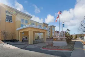 Photograph of La Quinta Inn & Suites, Little Rock