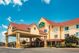 Photograph of La Quinta Inn & Suites, Russellville