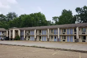 Photograph of Super 8, Arkadelphia
