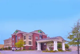 Photograph of Holiday Inn, Pine Bluff