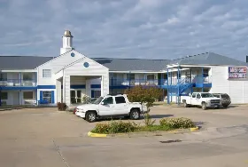 Photograph of American Inn And Suites, White Hall