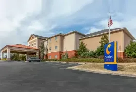 Photograph of Comfort Suites, Batesville