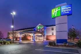 Photograph of Holiday Inn Express, Lonoke
