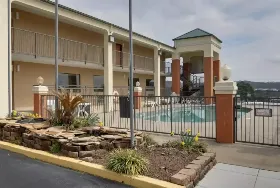 Photograph of Quality Inn, Clarksville