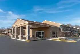 Photograph of Econo Lodge, Pine Bluff