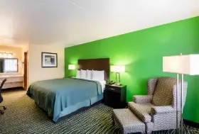 Photograph of Quality Inn, Siloam Springs