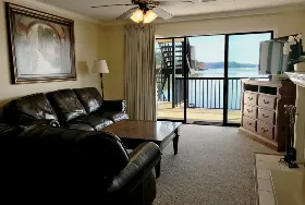 Photograph of Emerald Isle Resort, Hot Springs