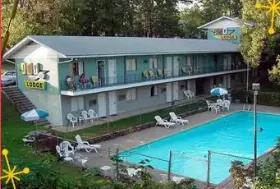 Photograph of Joy Motel, Eureka Springs
