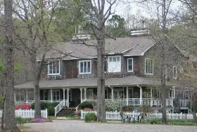Photograph of Mountain Thyme Bed & Breakfast Inn, Jessieville