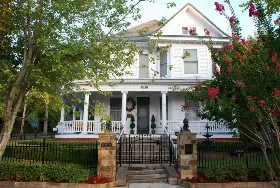 Photograph of Gables Inn Bed and Breakfast, Hot Springs