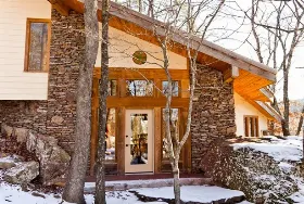 Photograph of Longbow Resort Luxury Cabins, Prim