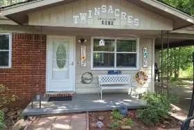 Photograph of Twinsacres Vacation Rental Home, Heber Springs