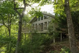 Photograph of Beaver Lake Cottage, Eureka Springs