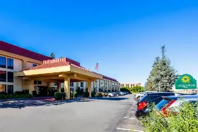 Photograph of La Quinta Inn & Suites, Oakland