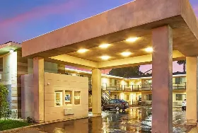 Photograph of Eden Roc Inn & Suites, Anaheim