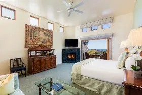 Photograph of Tally Ho Inn, Carmel By The Sea