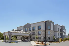 Photograph of Holiday Inn Express, Morgan Hill