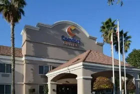 Photograph of Comfort Suites, Tulare