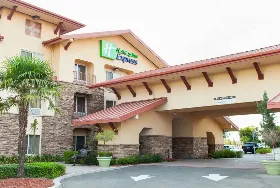 Photograph of Holiday Inn Express, Turlock