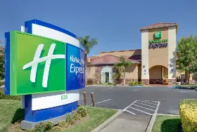 Photograph of Holiday Inn Express, Oakdale