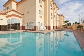Photograph of Holiday Inn Express, Madera