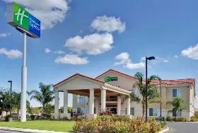 Photograph of Holiday Inn, Delano