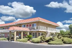 Photograph of Days Inn, Turlock