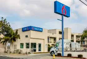 Photograph of Motel 6, Bell Gardens