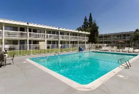 Photograph of Motel 6, Claremont