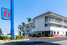 Photograph of Motel 6, Anaheim