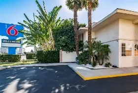 Photograph of Motel 6, Anaheim
