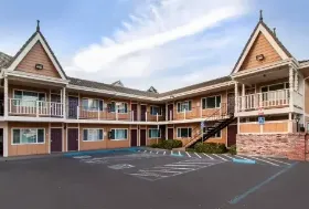 Photograph of Quality Inn, Eureka