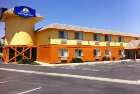 Photograph of Americas Best Value Inn, Dunnigan