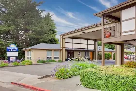 Photograph of Days Inn, Arcata
