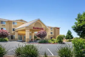 Photograph of Ramada Limited, Redding