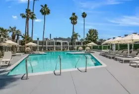 Photograph of Hourglass Hotel, Bakersfield