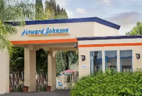 Photograph of Howard Johnson, Orange