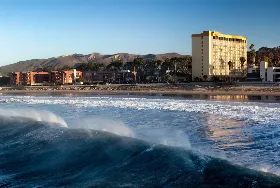 Photograph of Crowne Plaza, Ventura