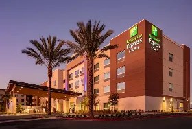 Photograph of Holiday Inn Express, Moreno Valley