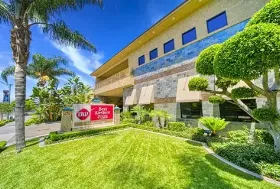 Photograph of Best Western Plus, Anaheim