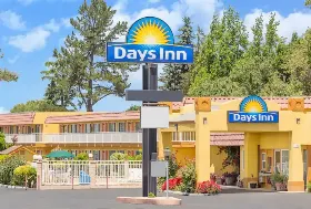 Photograph of Days Inn, King City