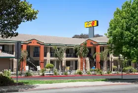 Photograph of Super 8, Salinas